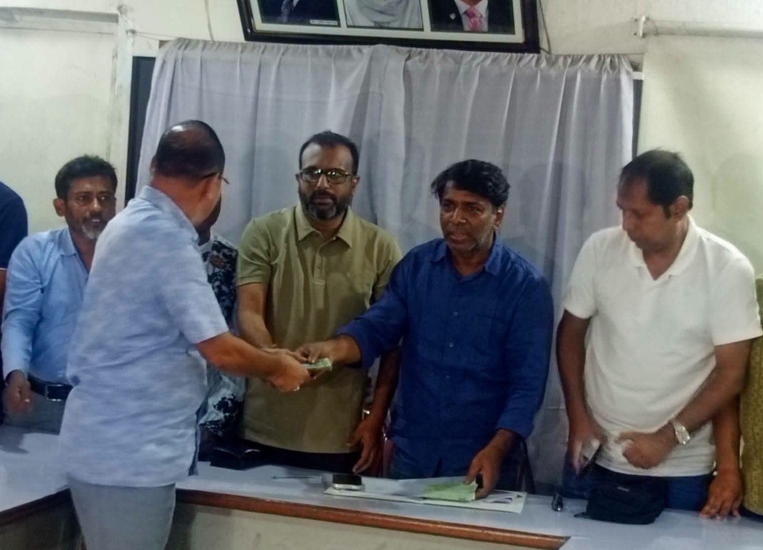 দলীয় মনোনয়ন ফরম নিলেন রাষ্ট্রপতির ভাই মির্জা ফয়সল আমিন